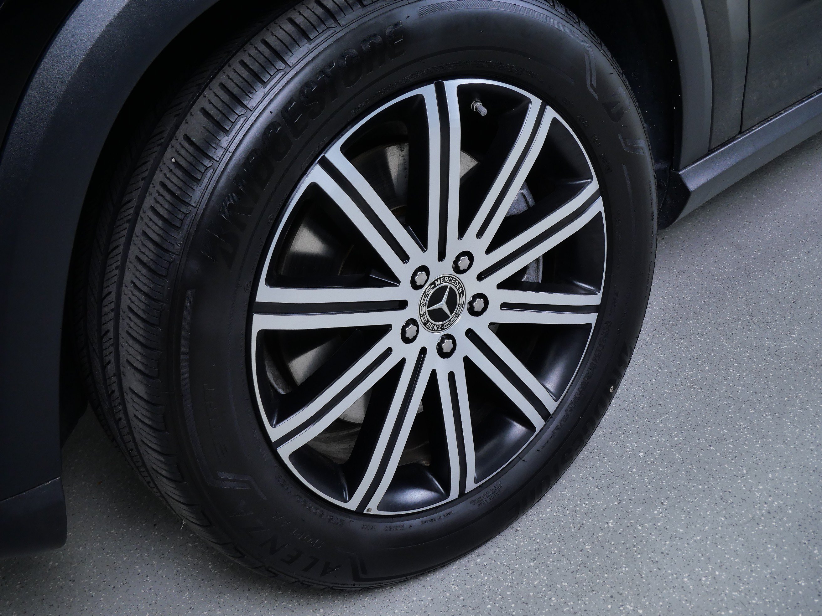 Certified 2025 Mercedes-Benz GLE 450e 4MATIC w/ Winter Package image 13
