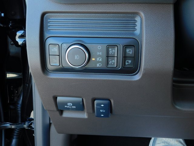 New 2026 Ford F350 King Ranch w/ Chrome Package image 38