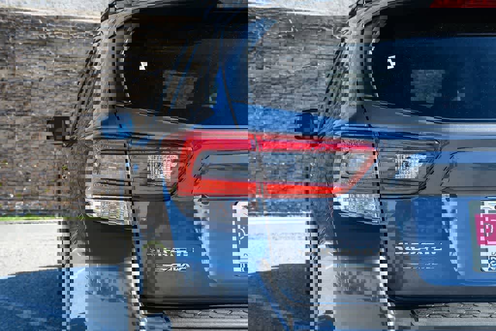 Used 2022 Subaru Crosstrek 2.5i Limited w/ Moonroof Package 2 image 6