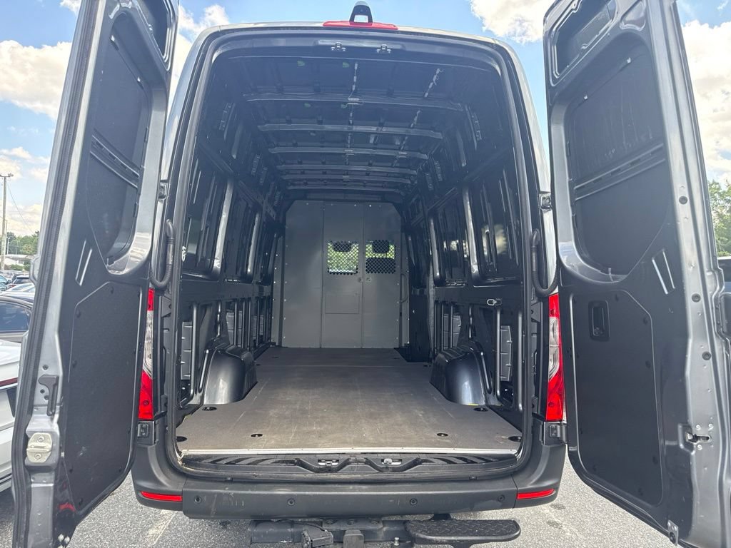 Used 2023 Mercedes-Benz Sprinter 2500 image 5