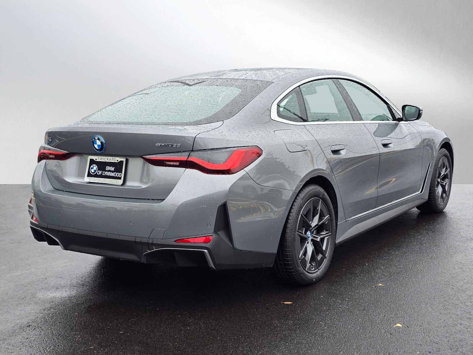 Used 2024 BMW i4 eDrive35 w/ Premium Package image 7