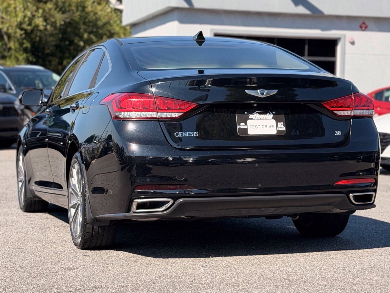 Used 2015 Hyundai Genesis 3.8 RWD image 3