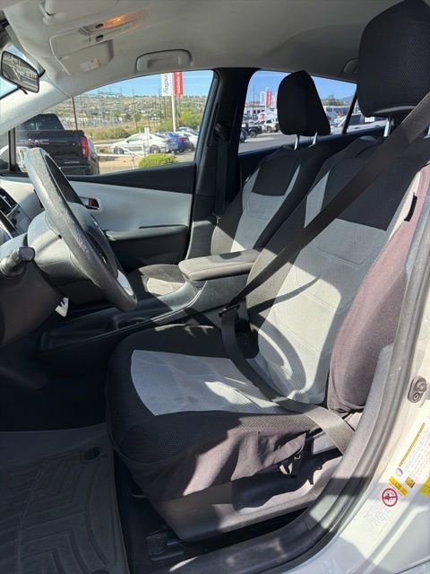 Used 2017 Toyota Prius Two w/ Carpet Mat Package FWD image 16