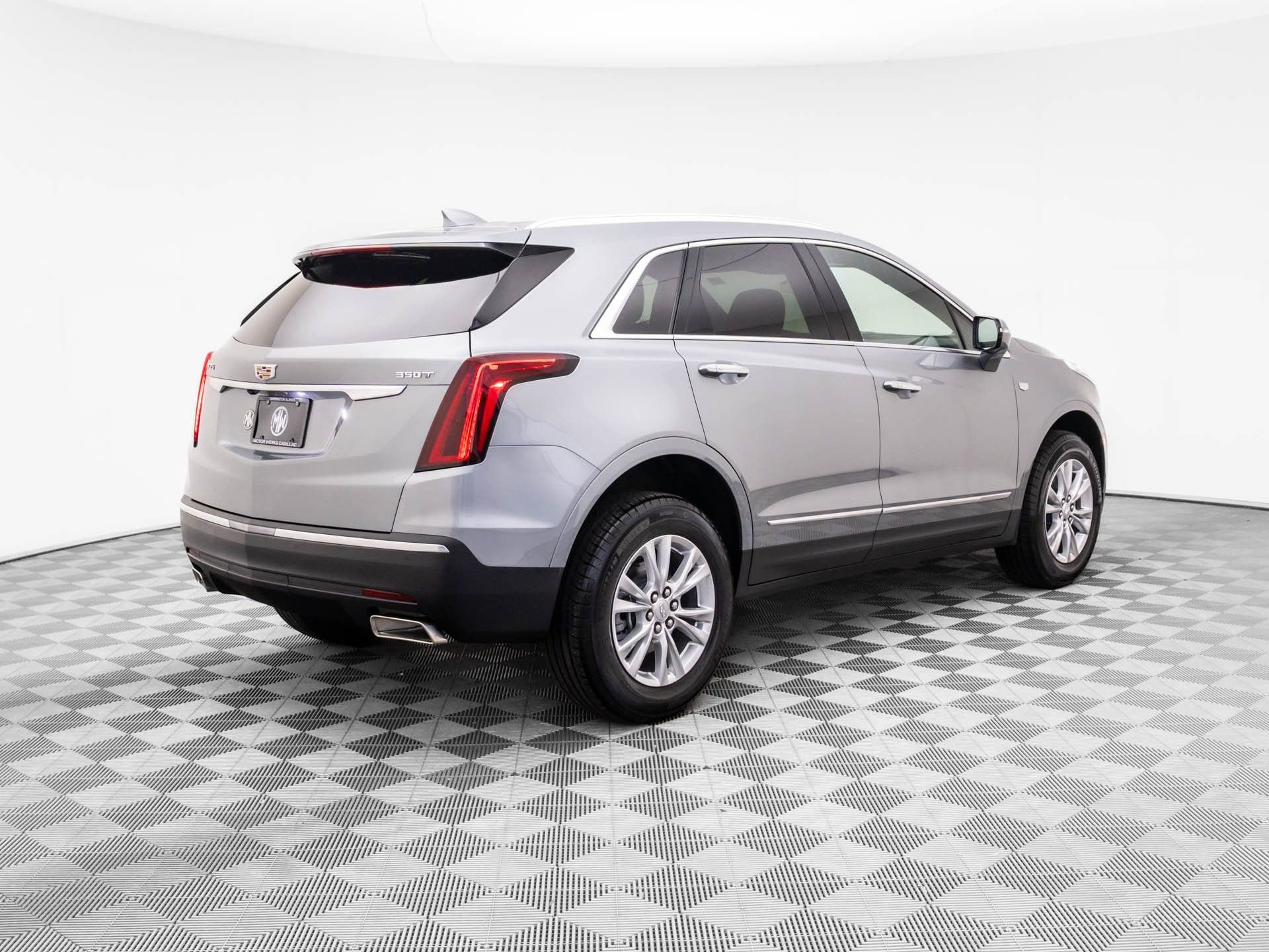 New 2026 Cadillac XT5 Luxury w/ LPO, Floor Liner Package image 5