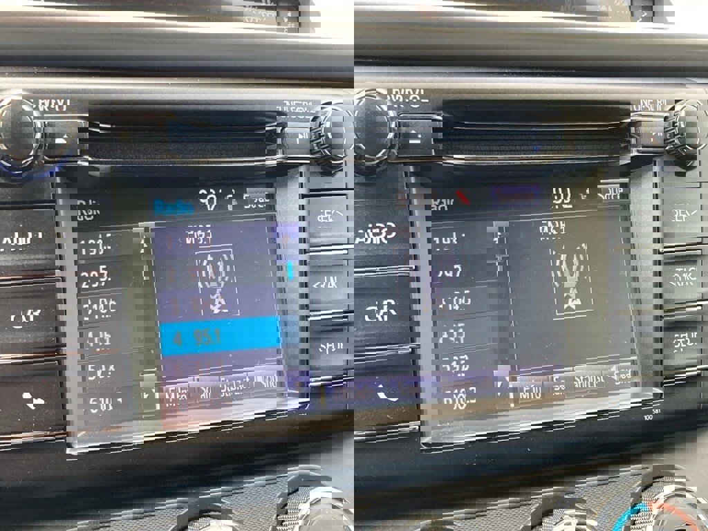 Used 2018 Toyota RAV4 LE image 20