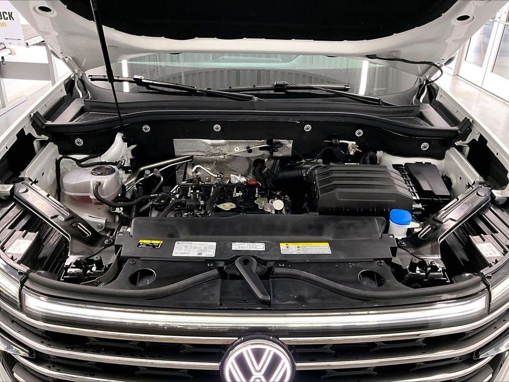 Used 2025 Volkswagen Atlas SE AWD/4WD image 30