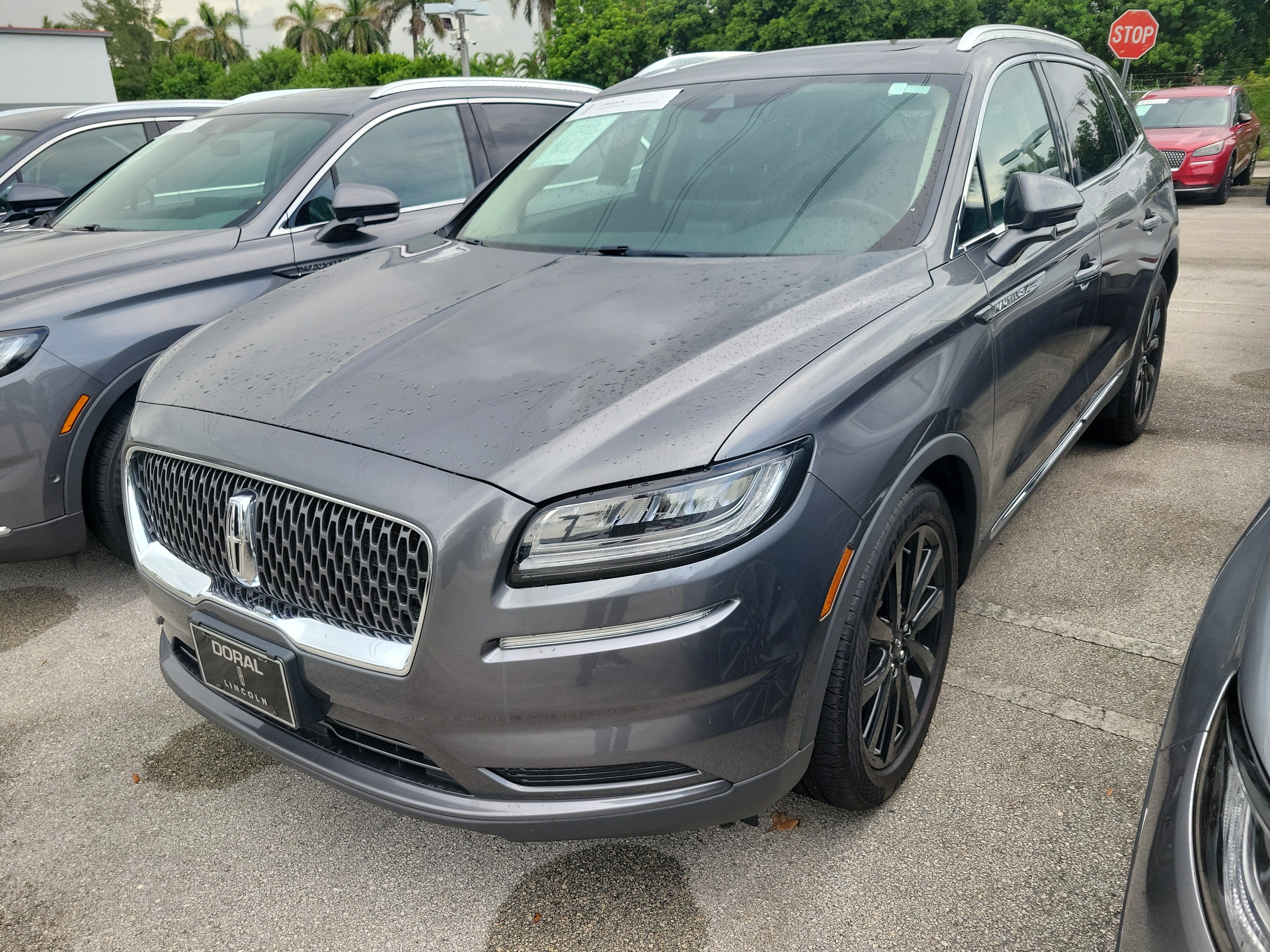 Certified 2023 Lincoln Nautilus Reserve w/ Monochromatic Package AWD/4WD image 2
