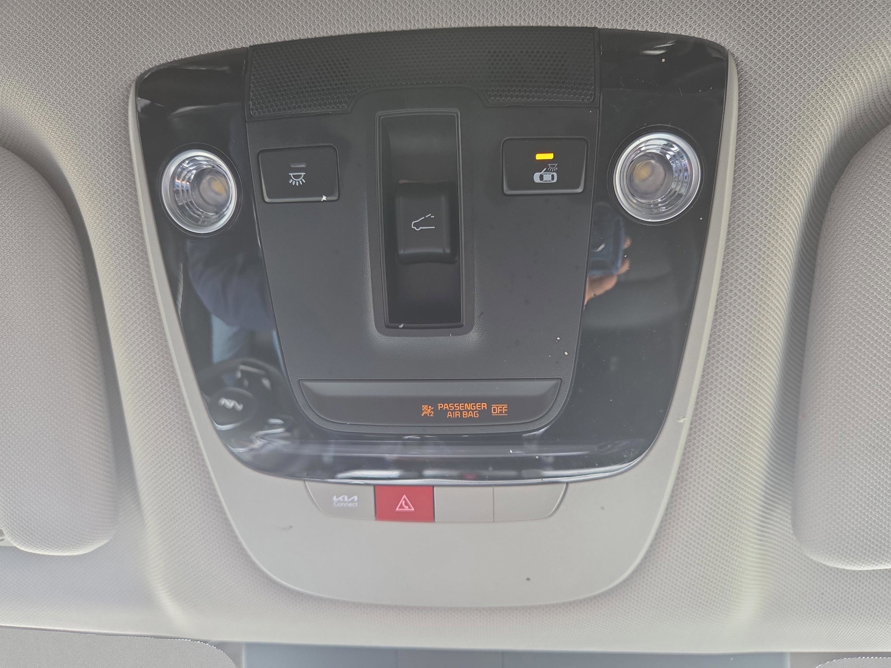 Used 2025 Kia Sorento S w/ Panoramic Sunroof Package FWD image 16