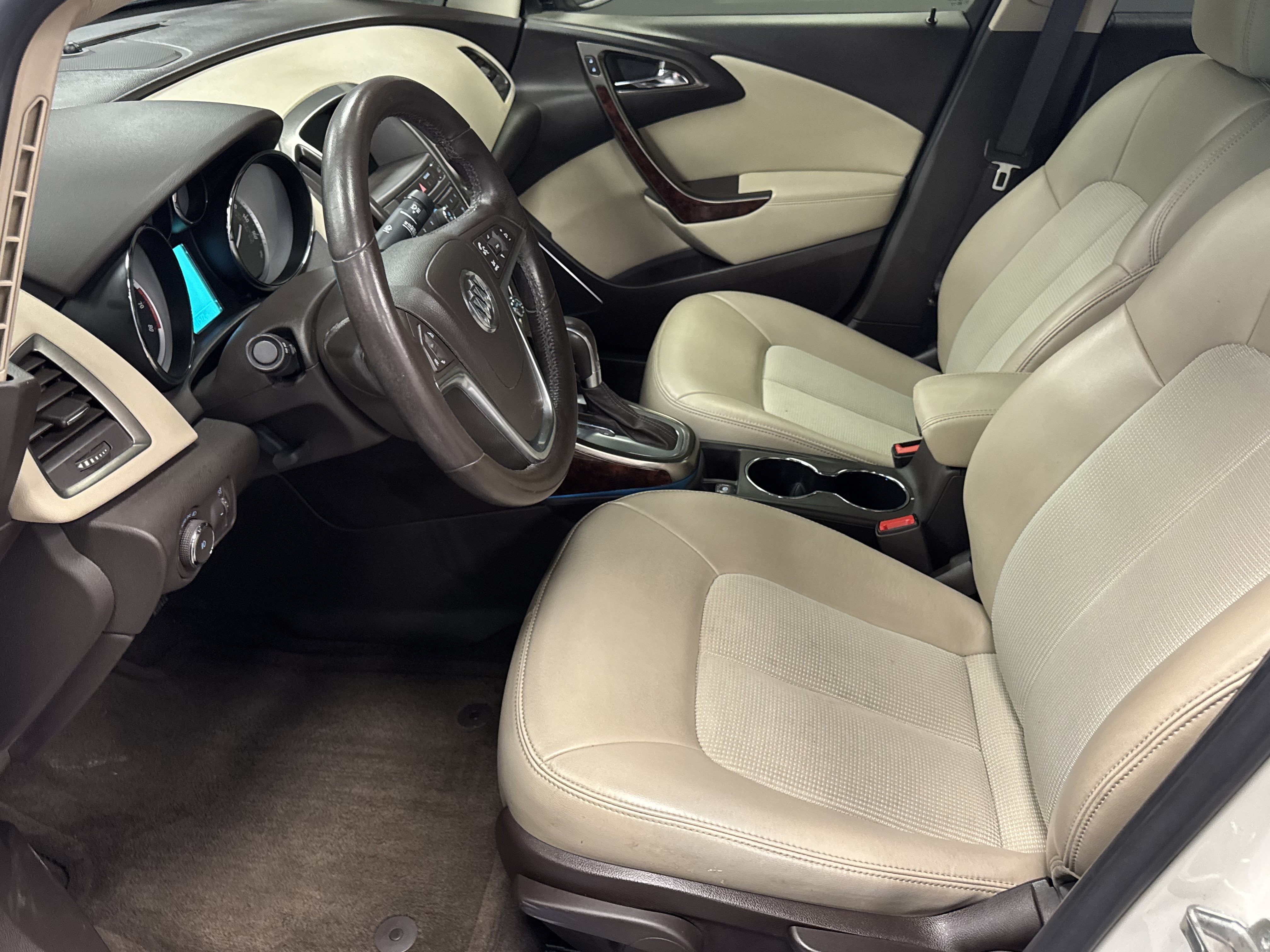 Used 2013 Buick Verano FWD image 9