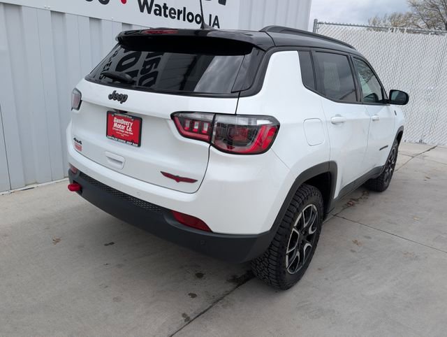 Used 2025 Jeep Compass Trailhawk AWD/4WD image 26