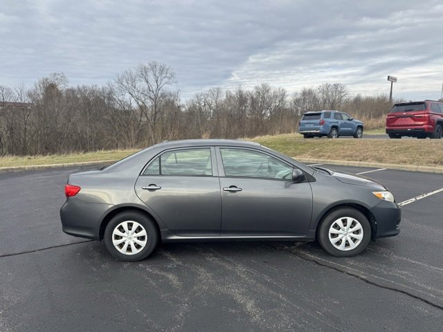 Used 2010 Toyota Corolla LE image 2