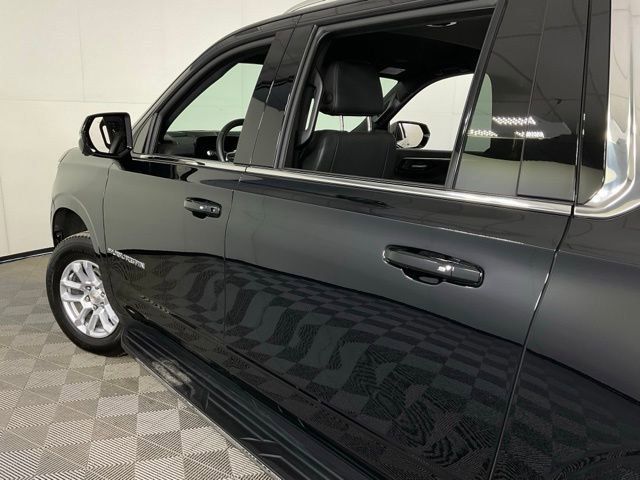 Used 2025 Chevrolet Suburban LT image 42