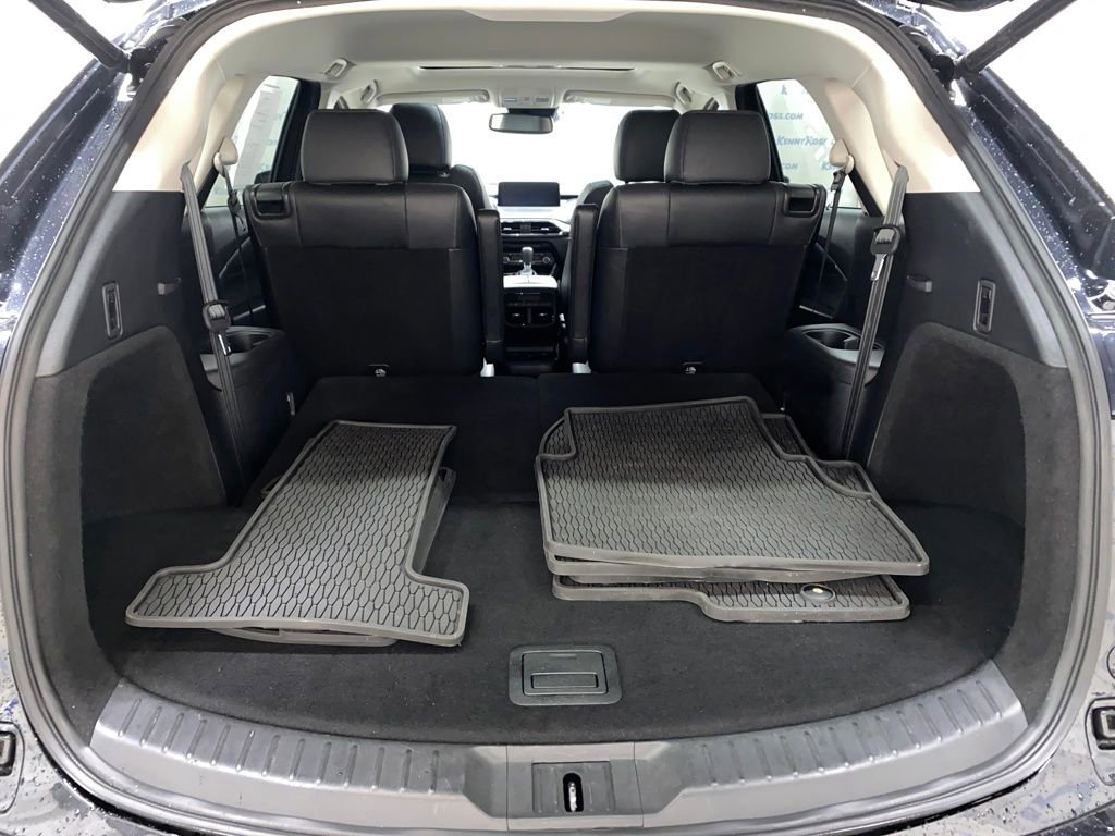 Used 2023 MAZDA CX-9 Touring image 17