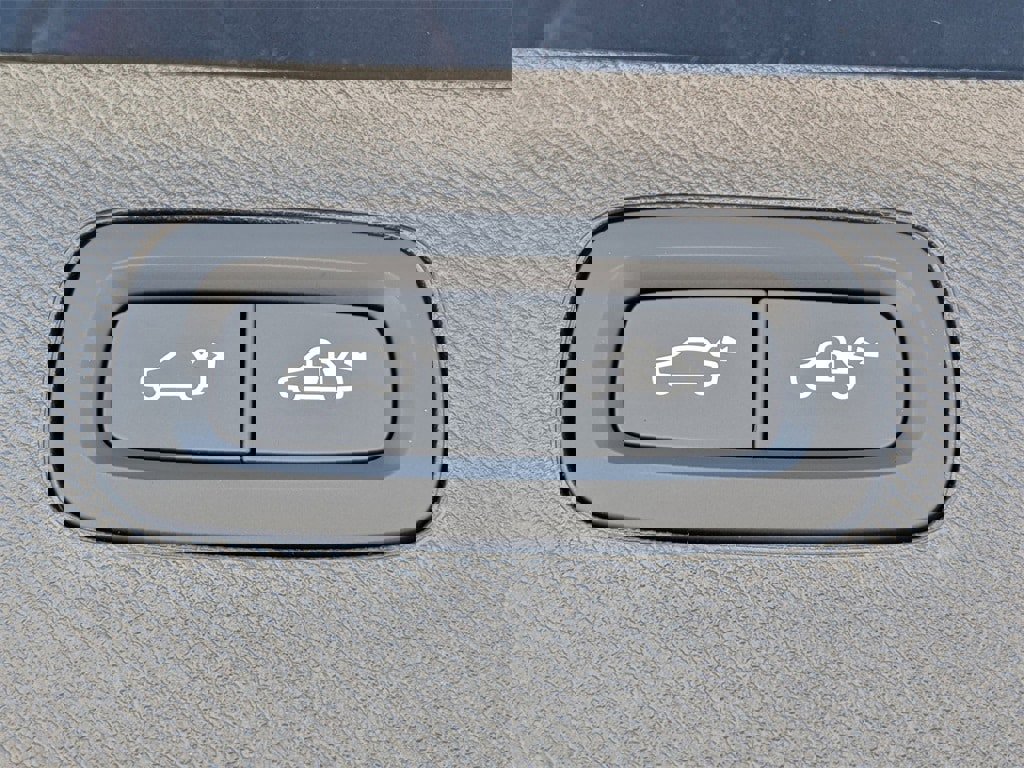 New 2026 Volvo XC90 B6 Ultra w/ Protection Package Premier image 13