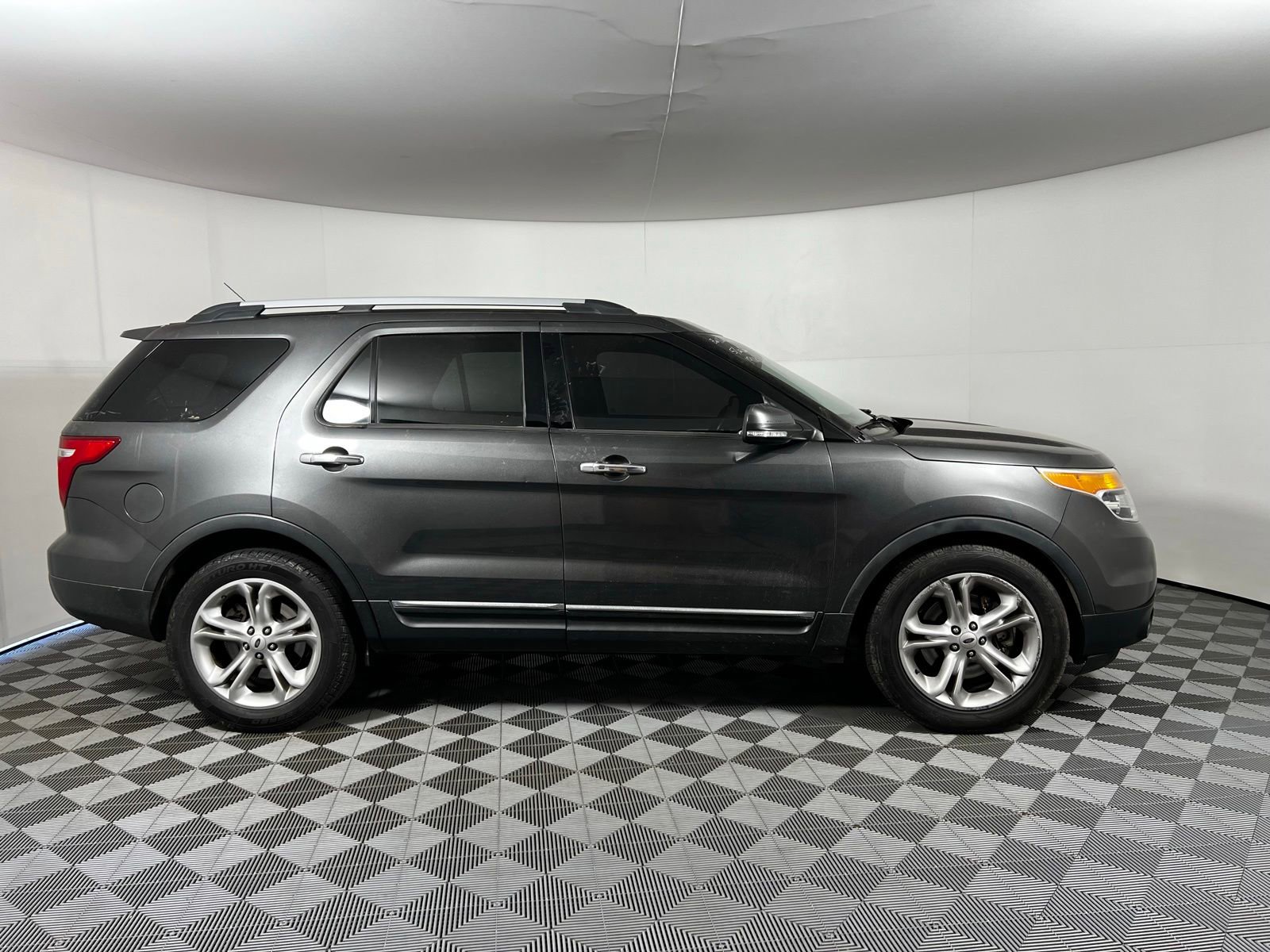 Used 2015 Ford Explorer Limited FWD image 4