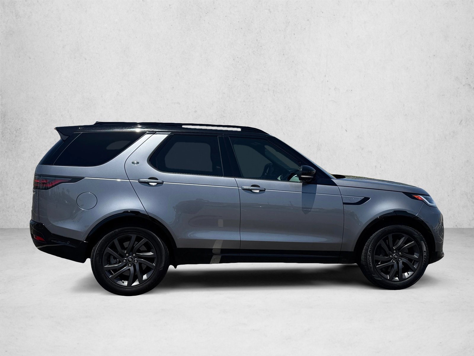 Used 2023 Land Rover Discovery HSE R-Dynamic AWD/4WD video 4