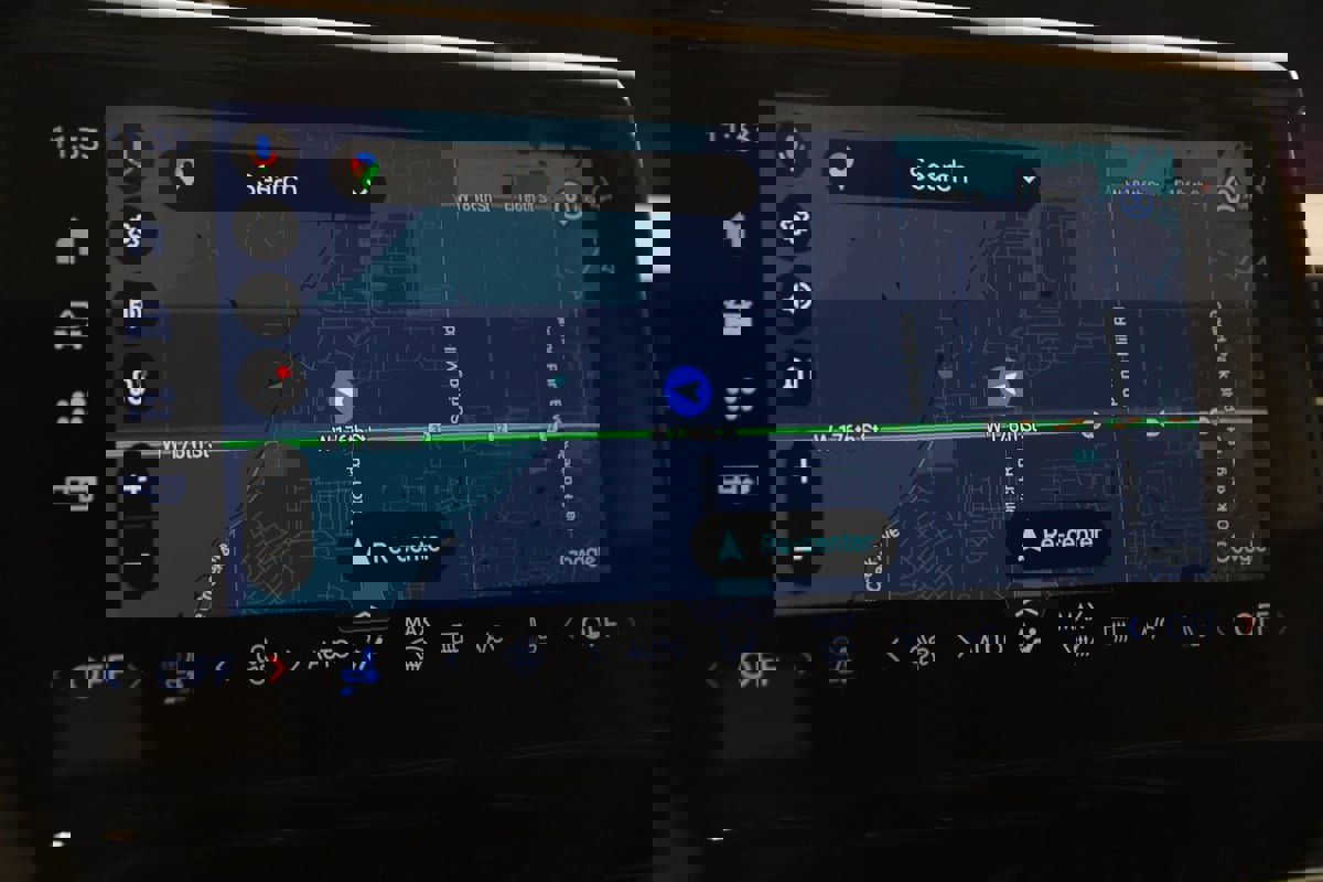 Used 2025 Lincoln Nautilus Reserve AWD/4WD image 9