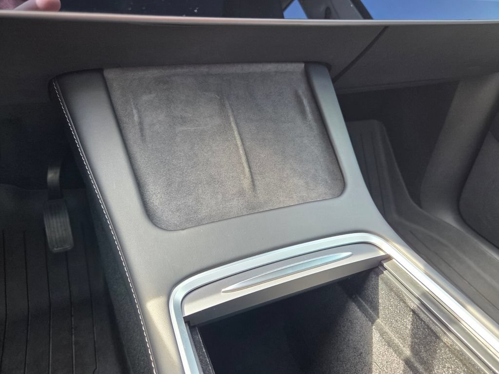 Used 2021 Tesla Model Y Long Range AWD/4WD image 27