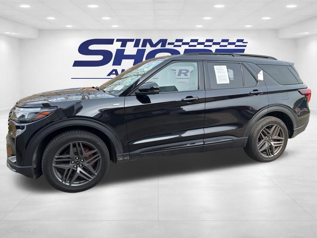 Used 2025 Ford Explorer ST-Line w/ ST-Line Street Pack image 5