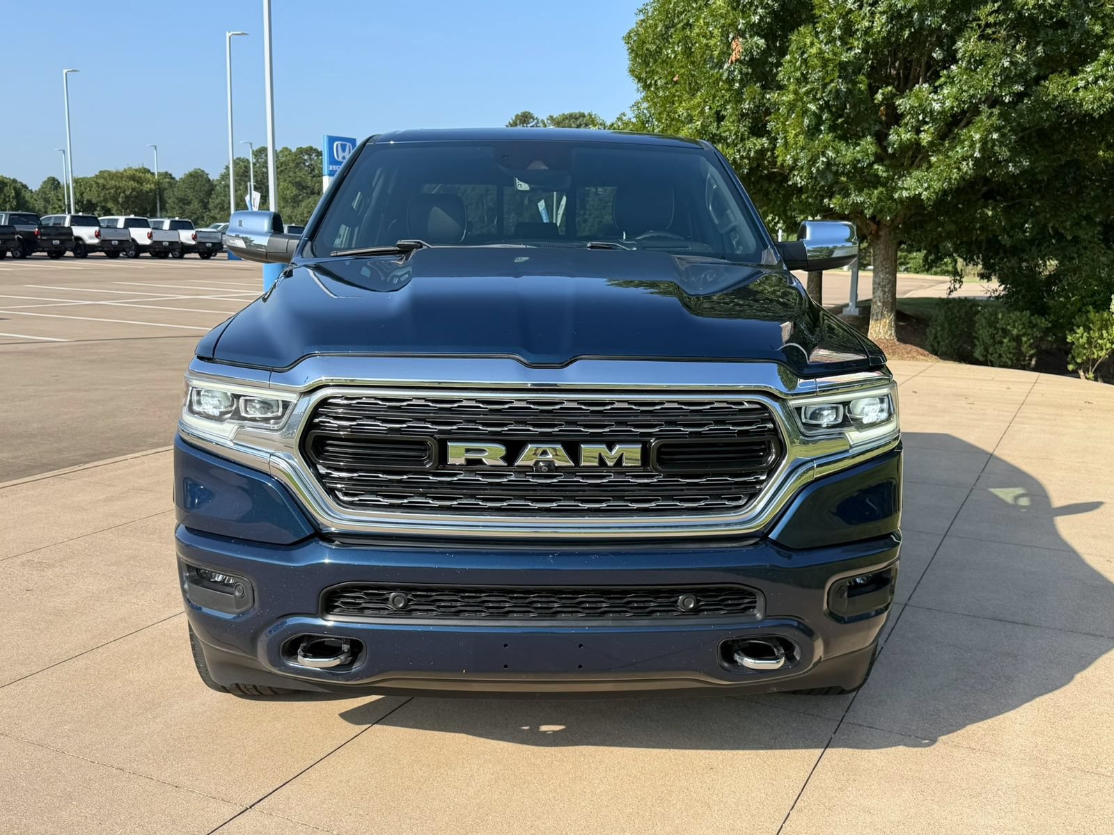 Used 2022 RAM 1500 Limited AWD/4WD image 2