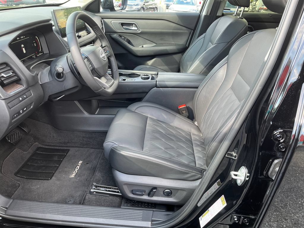 Used 2026 Nissan Rogue Platinum w/ Platinum Premium Package AWD/4WD image 36