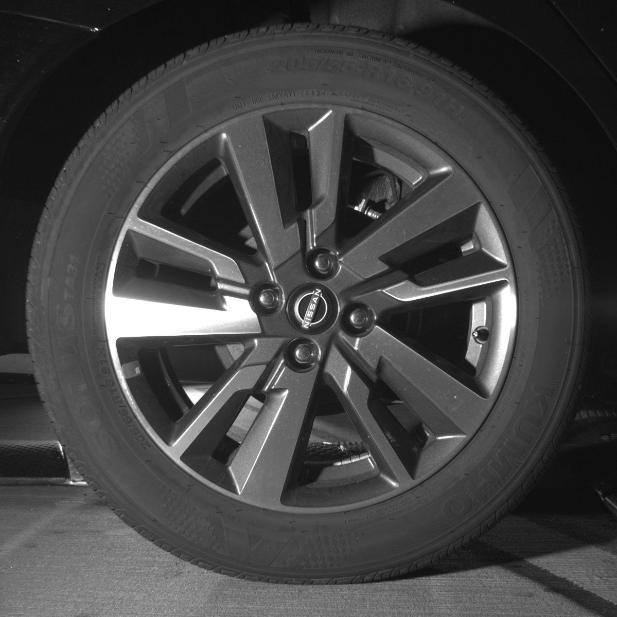 Used 2025 Nissan Versa SV image 15