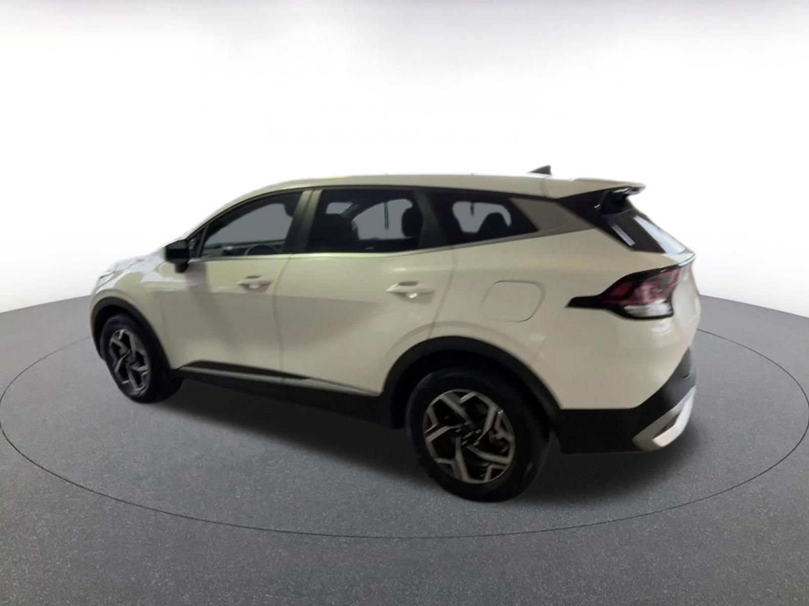 Used 2025 Kia Sportage LX image 15