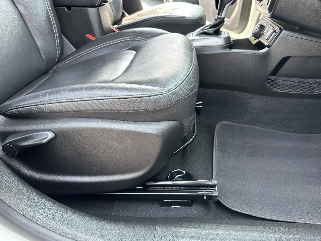 Used 2020 Jeep Renegade Limited w/ UConnect 8.4 Nav Group AWD/4WD image 44