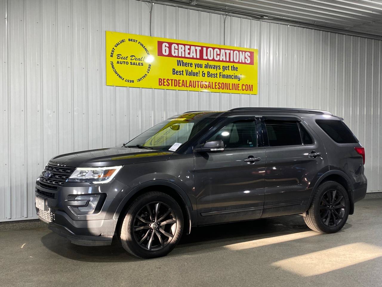Used 2017 Ford Explorer XLT w/ Equipment Group 202A AWD/4WD image 1