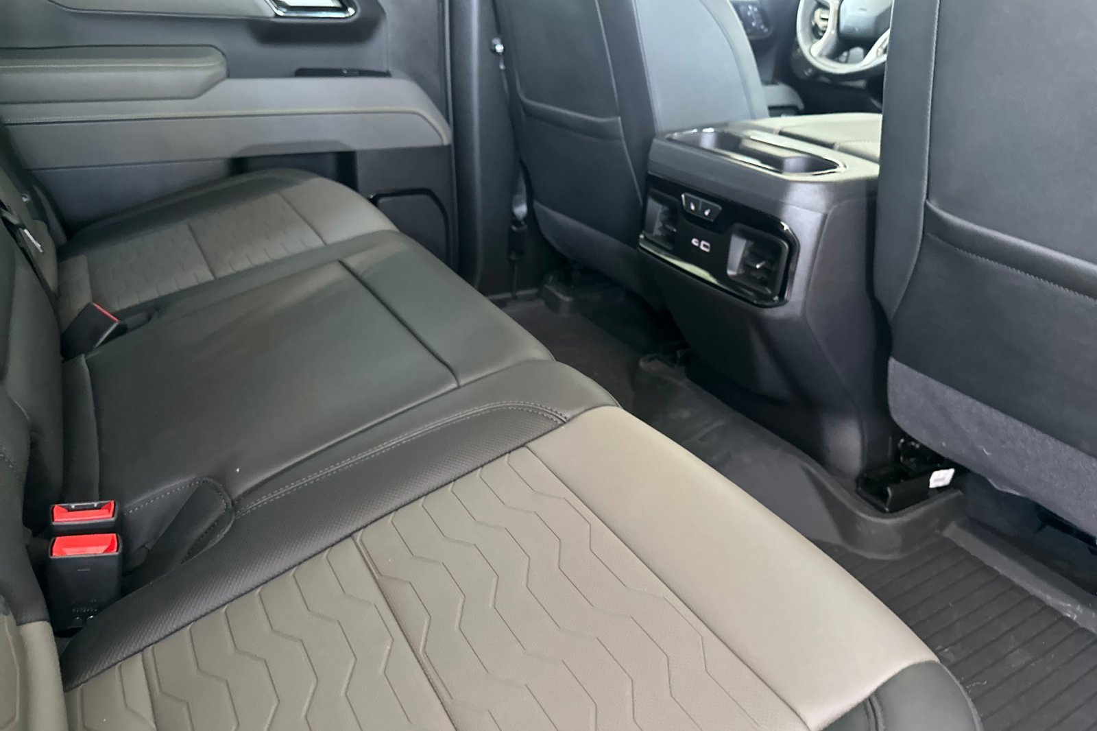 Used 2025 Chevrolet Silverado 1500 ZR2 w/ Technology Package image 19