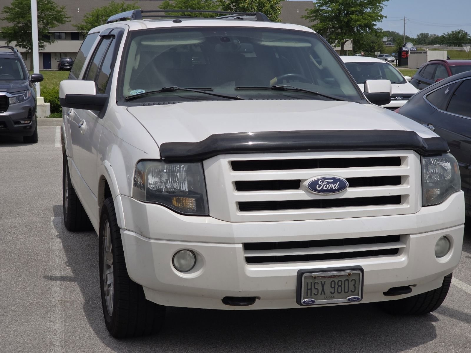 Used 2010 Ford Expedition EL Limited AWD/4WD image 2