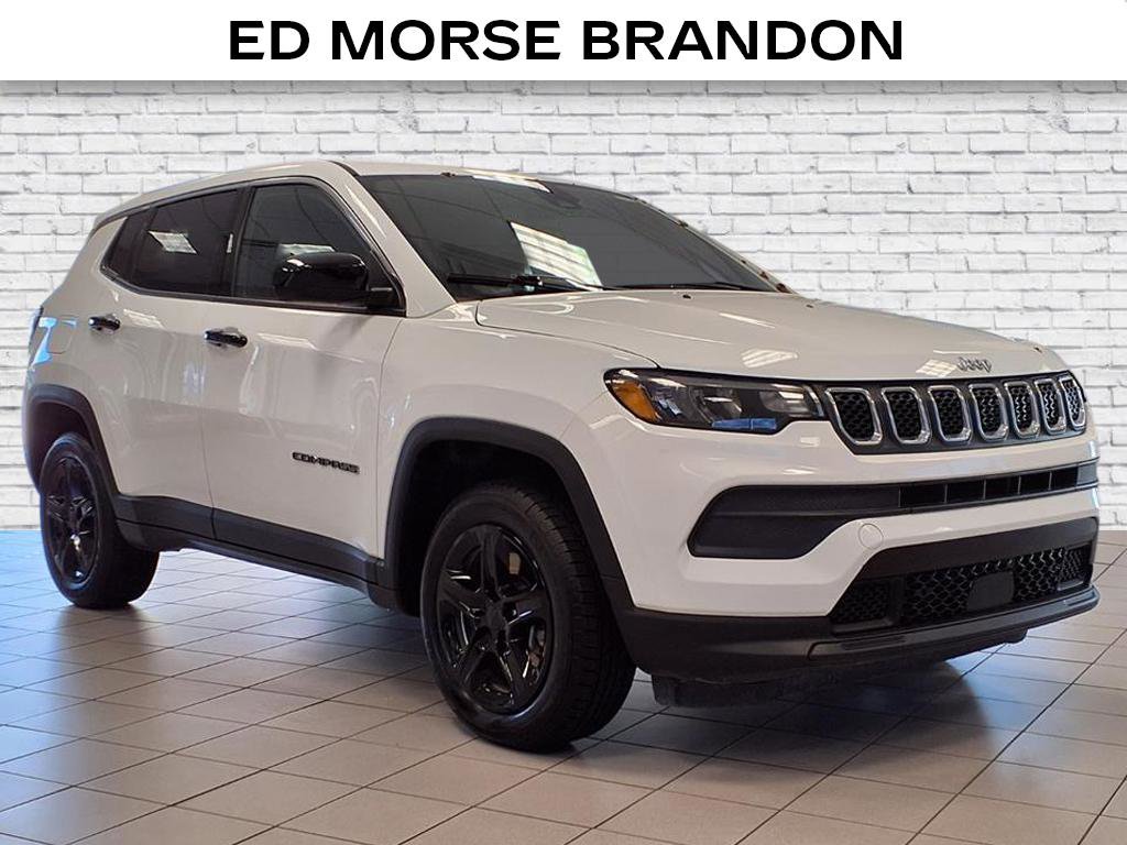Used 2023 Jeep Compass Sport image 6