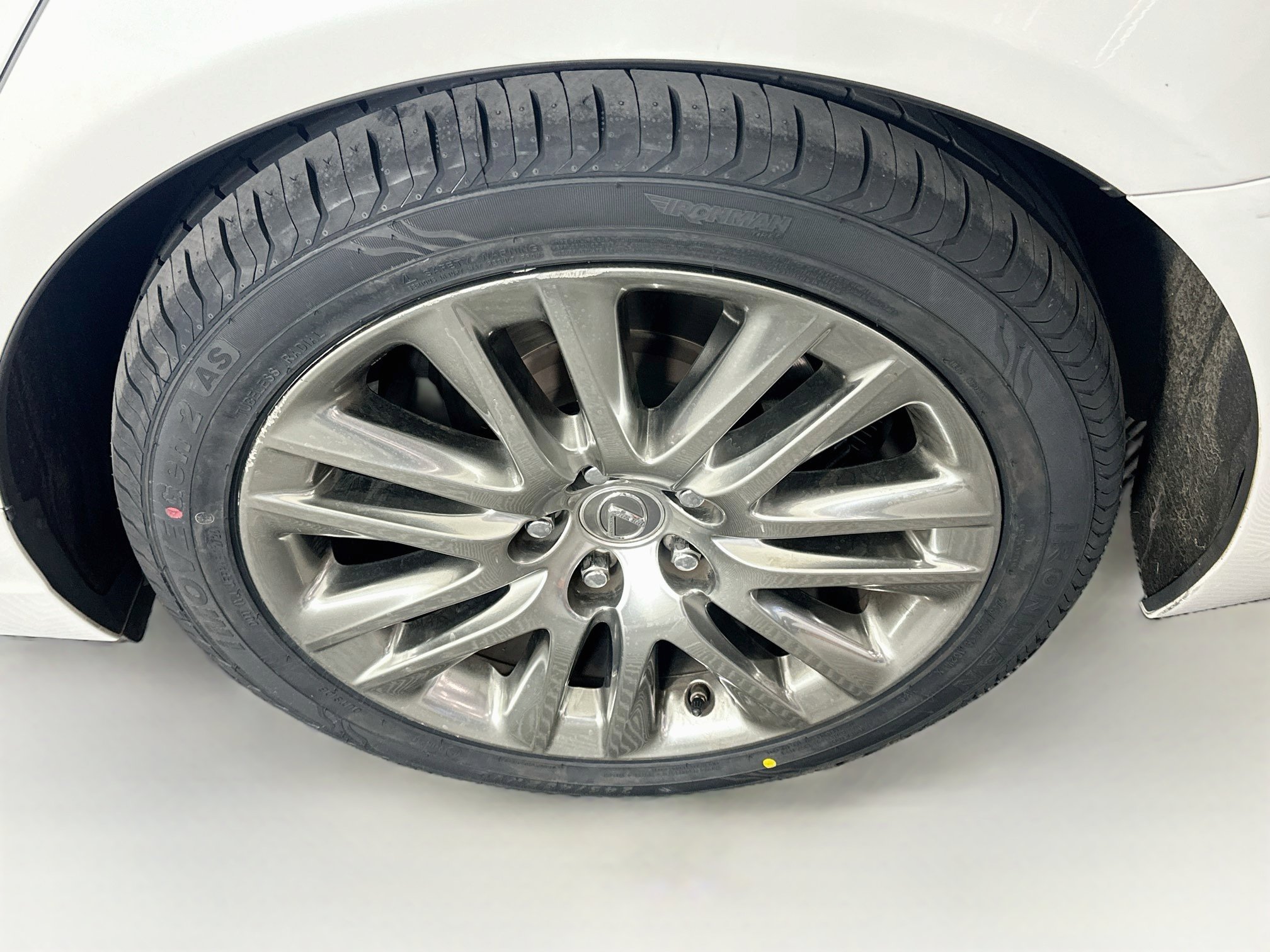 Used 2015 Lexus LS 460 w/ Comfort Package RWD image 11