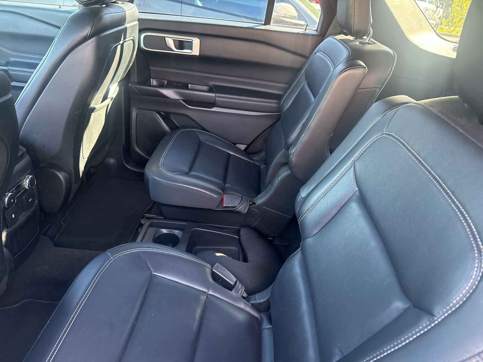 Used 2020 Ford Explorer XLT w/ Equipment Group 202A RWD image 6