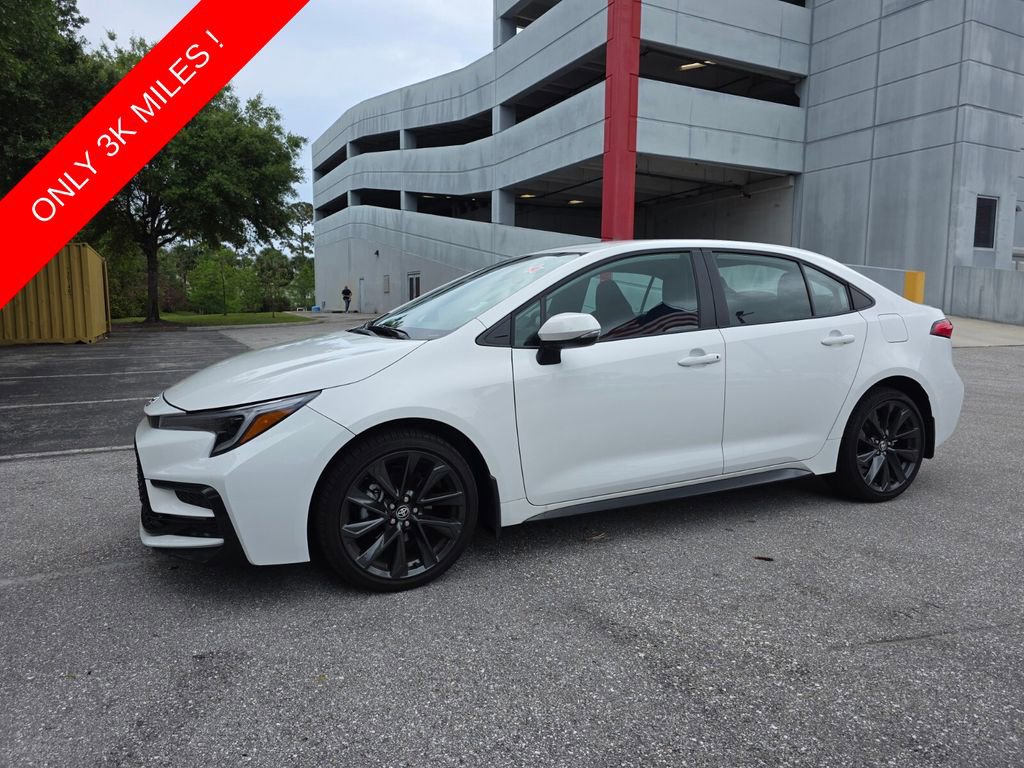 Used 2026 Toyota Corolla SE FWD image 3