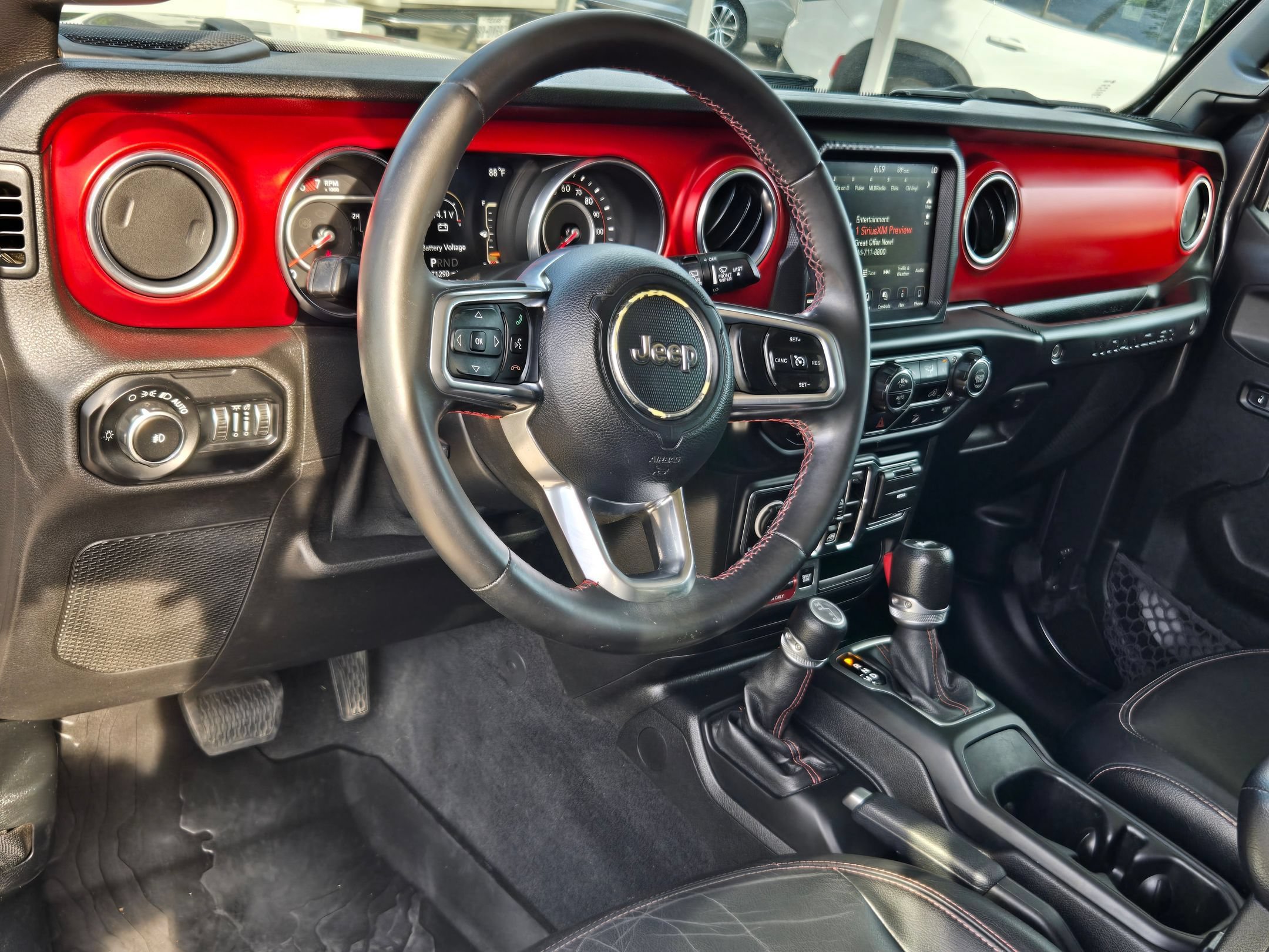 Used 2018 Jeep Wrangler Unlimited Rubicon AWD/4WD image 10
