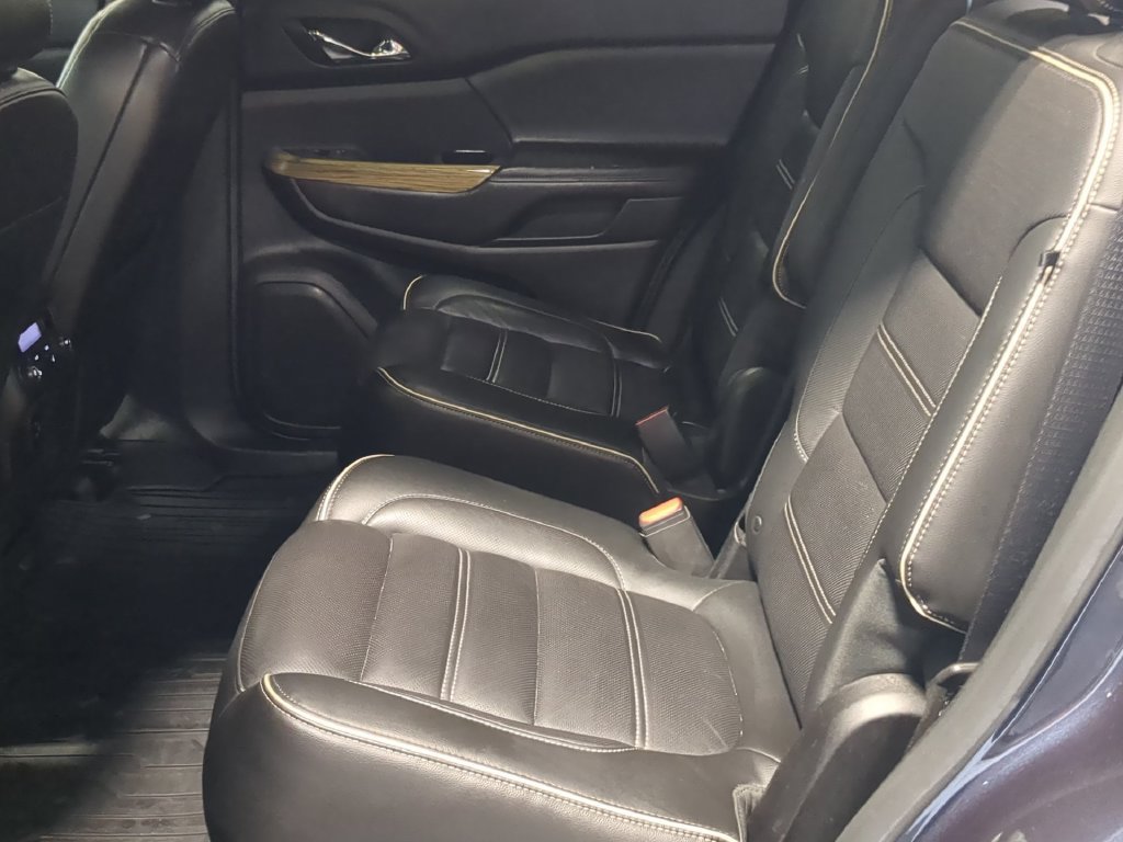 Used 2018 GMC Acadia Denali w/ Technology Package AWD/4WD image 23