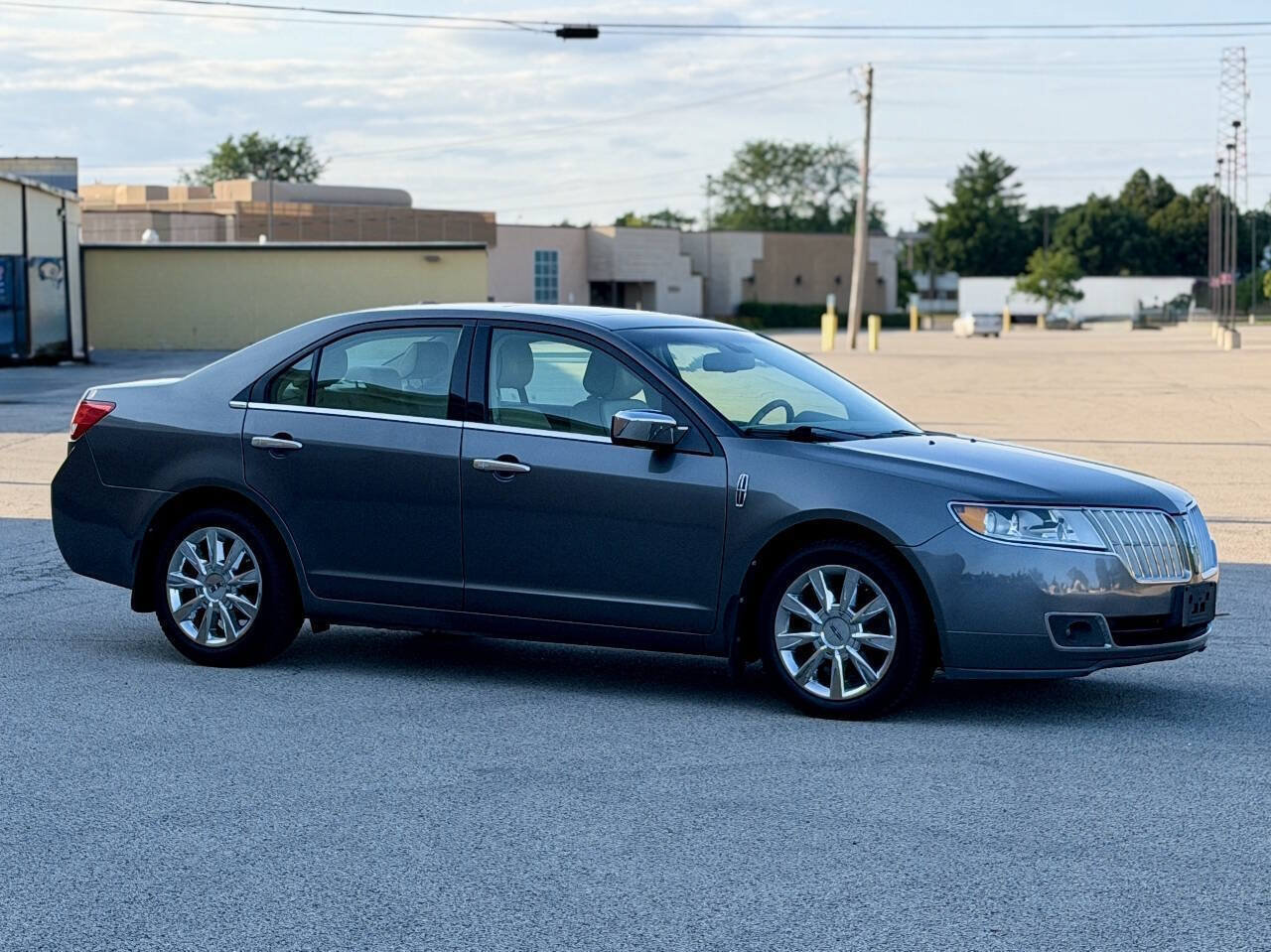 Used 2011 Lincoln MKZ w/ 102A Rapid Spec Order Code FWD image 9