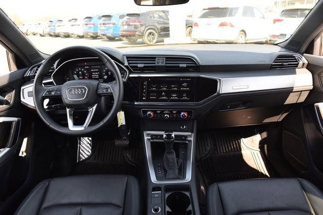 Used 2025 Audi Q3 2.0T Premium image 7