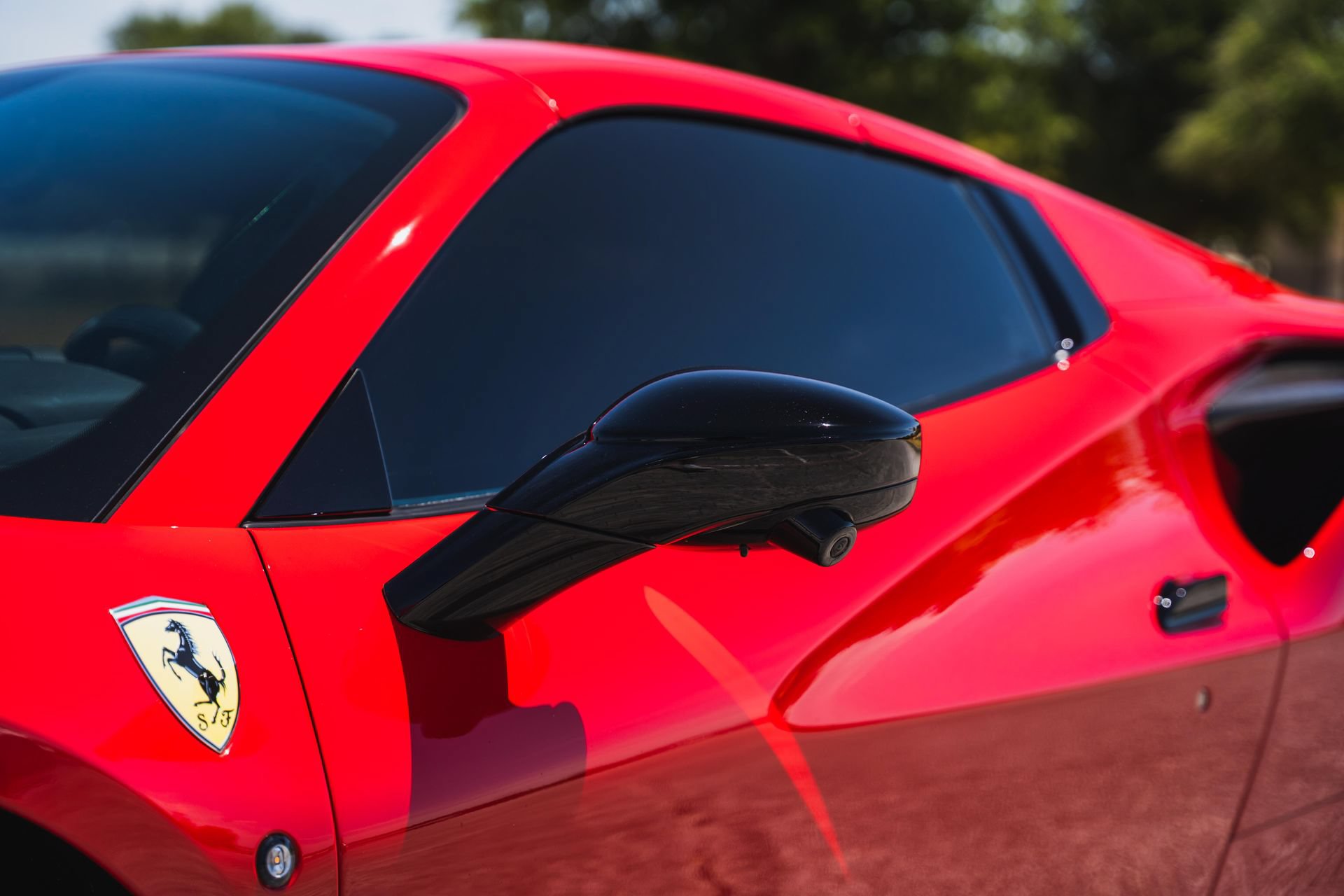 Used 2021 Ferrari F8 Tributo RWD image 16