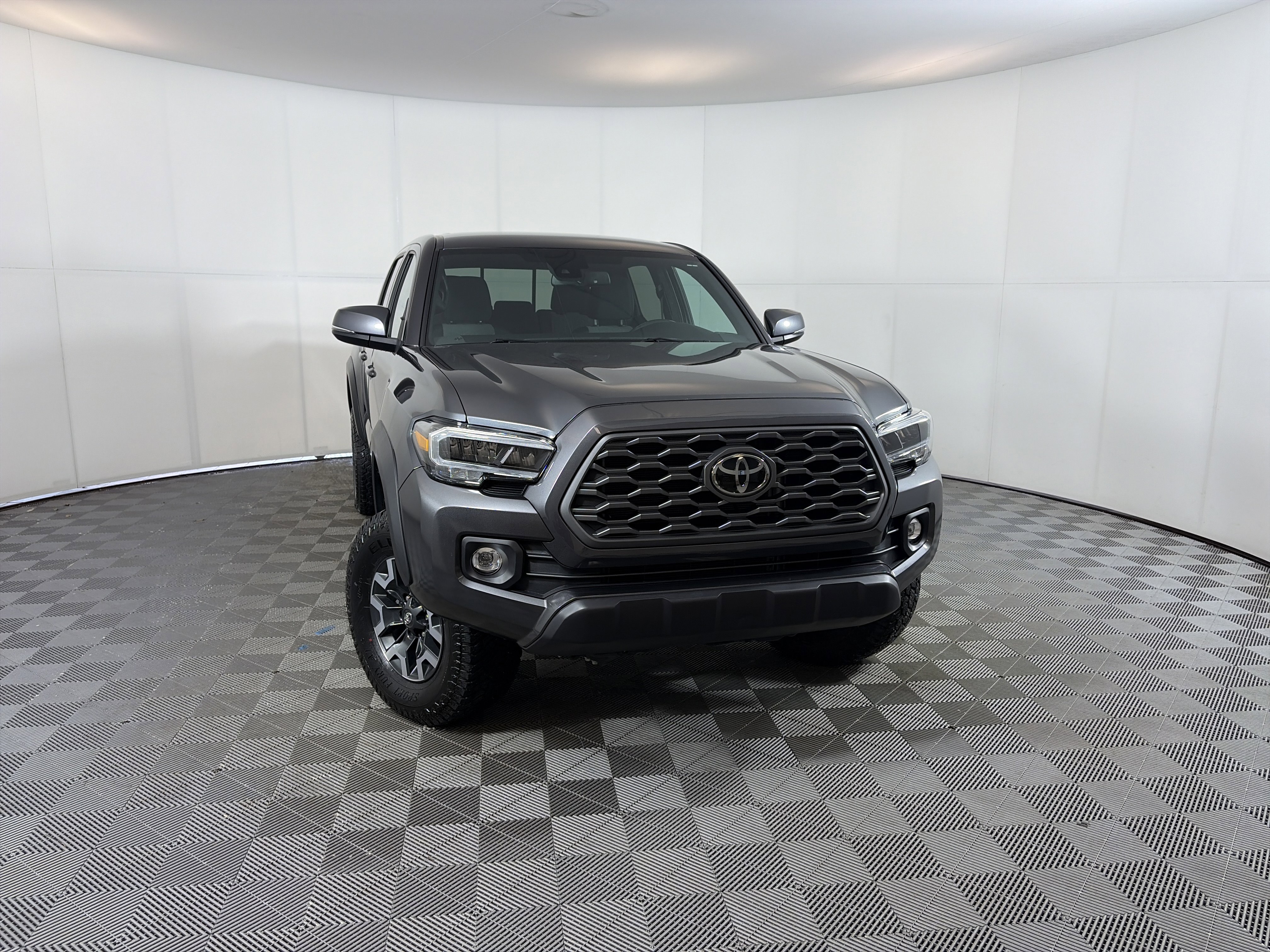 Used 2023 Toyota Tacoma TRD Off-Road image 1