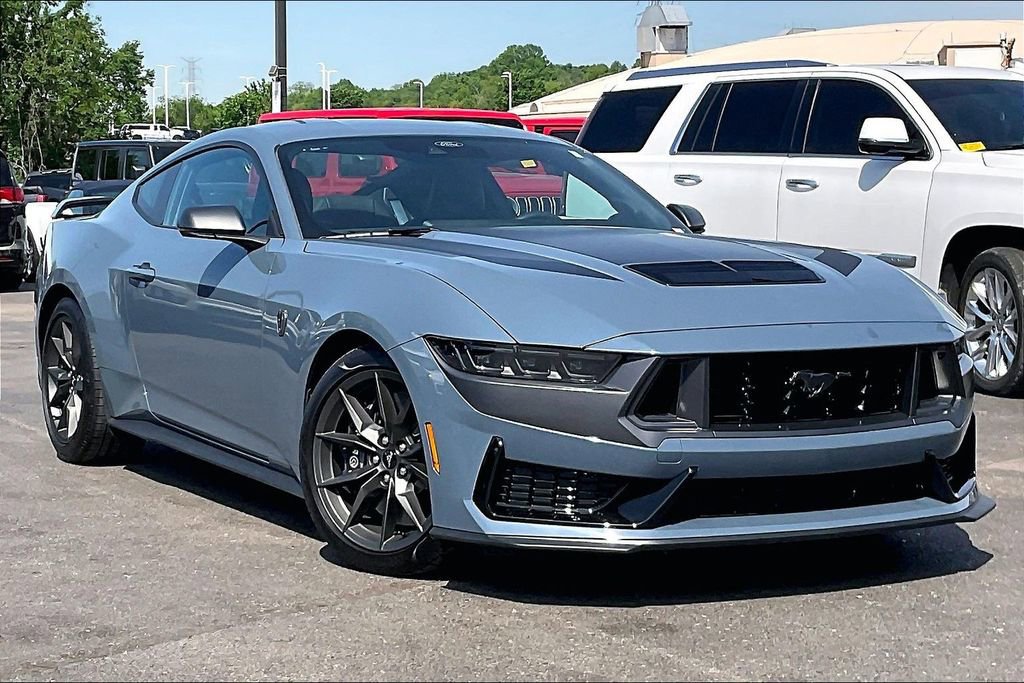 Used 2025 Ford Mustang Dark Horse image 36