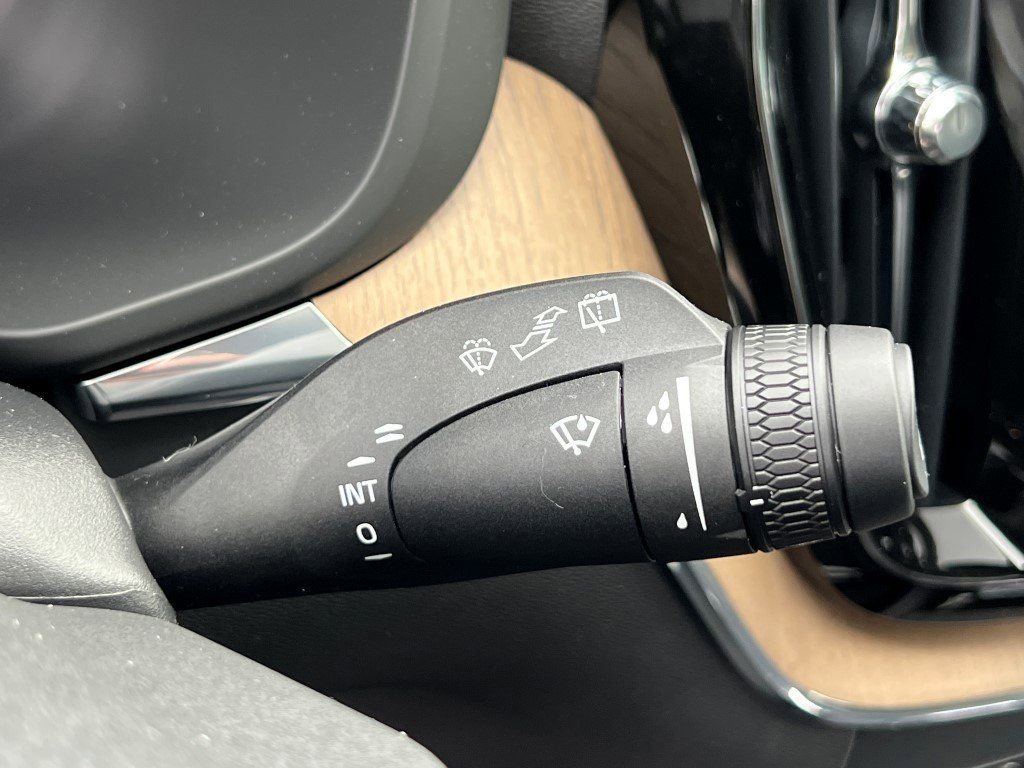 New 2026 Volvo XC60 T8 Core w/ Climate Package image 26