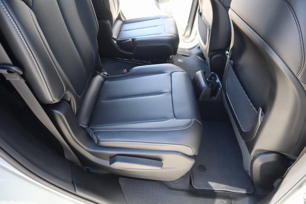 New 2025 Jeep Grand Cherokee L Limited w/ Black Appearance Package image 16