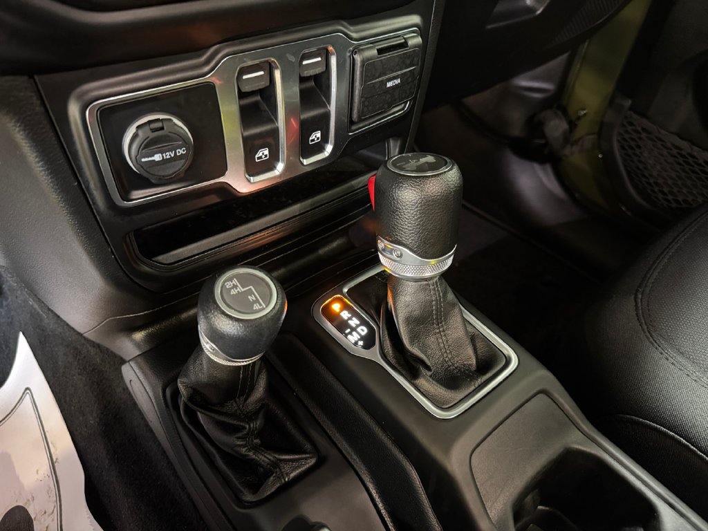 Used 2022 Jeep Wrangler Sport AWD/4WD image 21