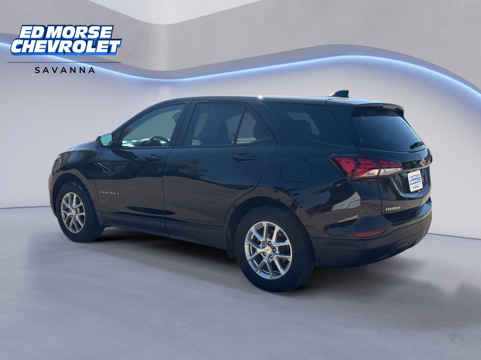 Used 2023 Chevrolet Equinox LS w/ LS Convenience Package AWD/4WD image 3