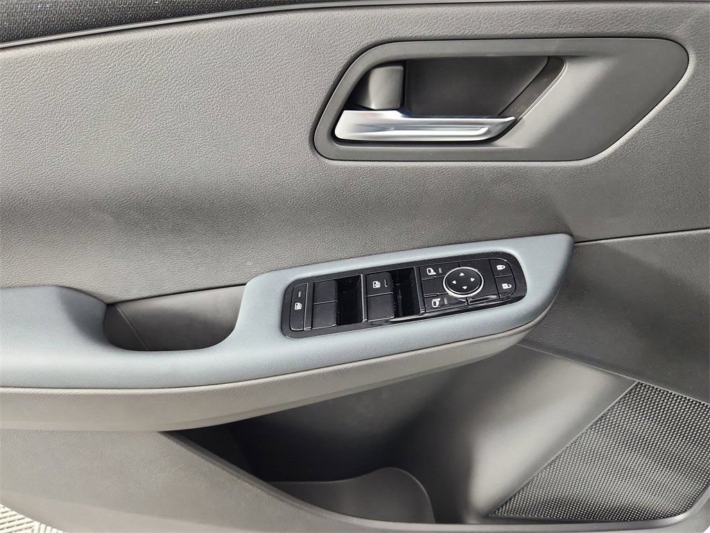 New 2026 Nissan Leaf w/ Floor Mat Package (S+) FWD image 11