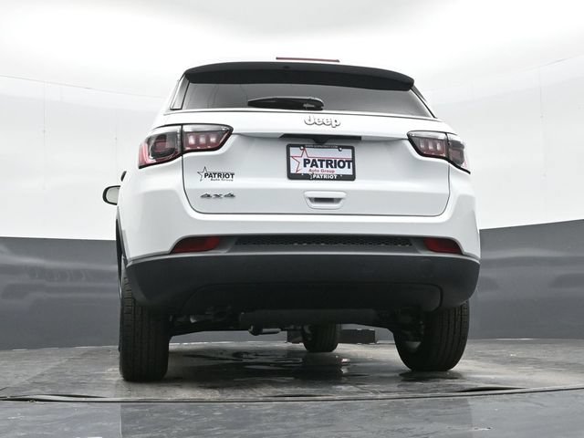Used 2025 Jeep Compass Sport AWD/4WD image 38