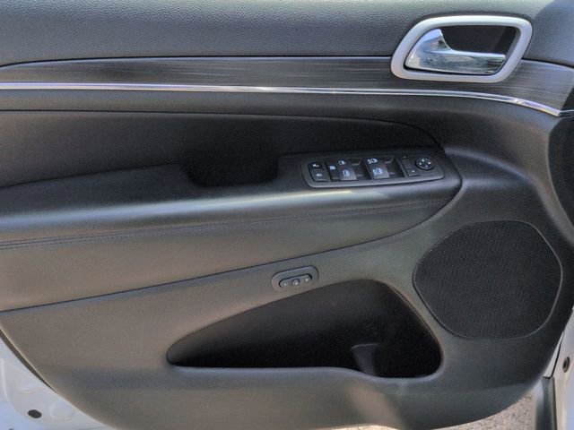 Used 2022 Jeep Grand Cherokee Limited AWD/4WD image 25