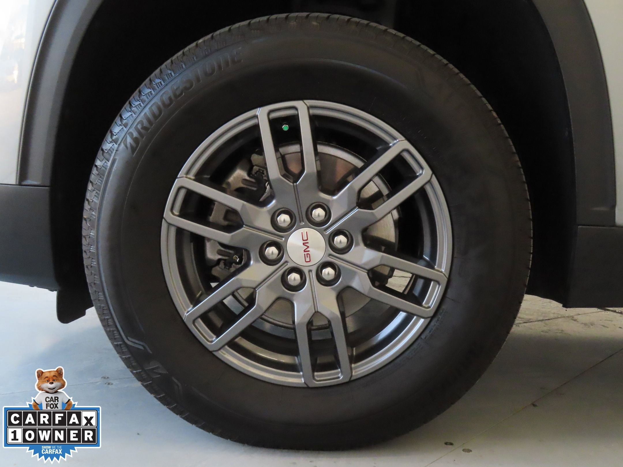 Used 2025 GMC Acadia Elevation image 30